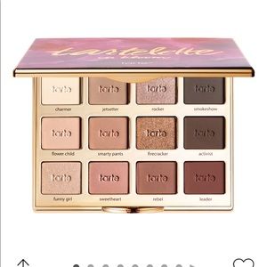 tarte eyeshadow pallet.